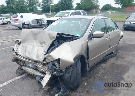 2003 Honda Accord 2.4 Lx z USA, uszkodzony, nr VIN 1HGCM56363A076256